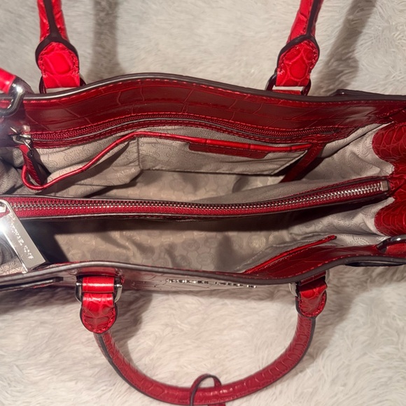 Michael Kors Dillon Large Tote  Bag In Vibrant Red Croc Embossed Leather - Picture 10 of 16